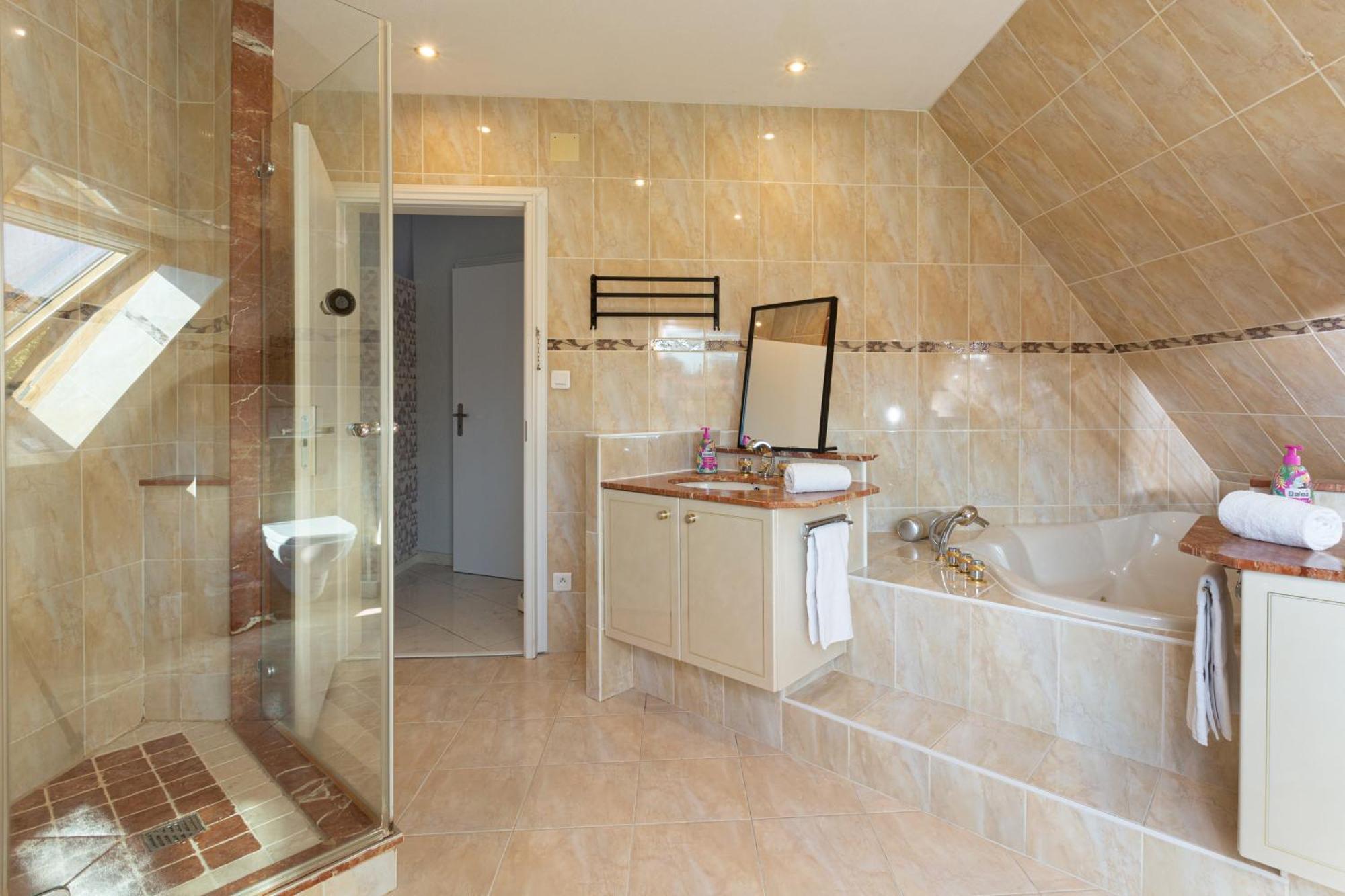 Gites Spa Strasbourg - Villa Ours - Spa Prive, Sauna, Borne D'Arcade, Babyfoot Ittenheim Kültér fotó