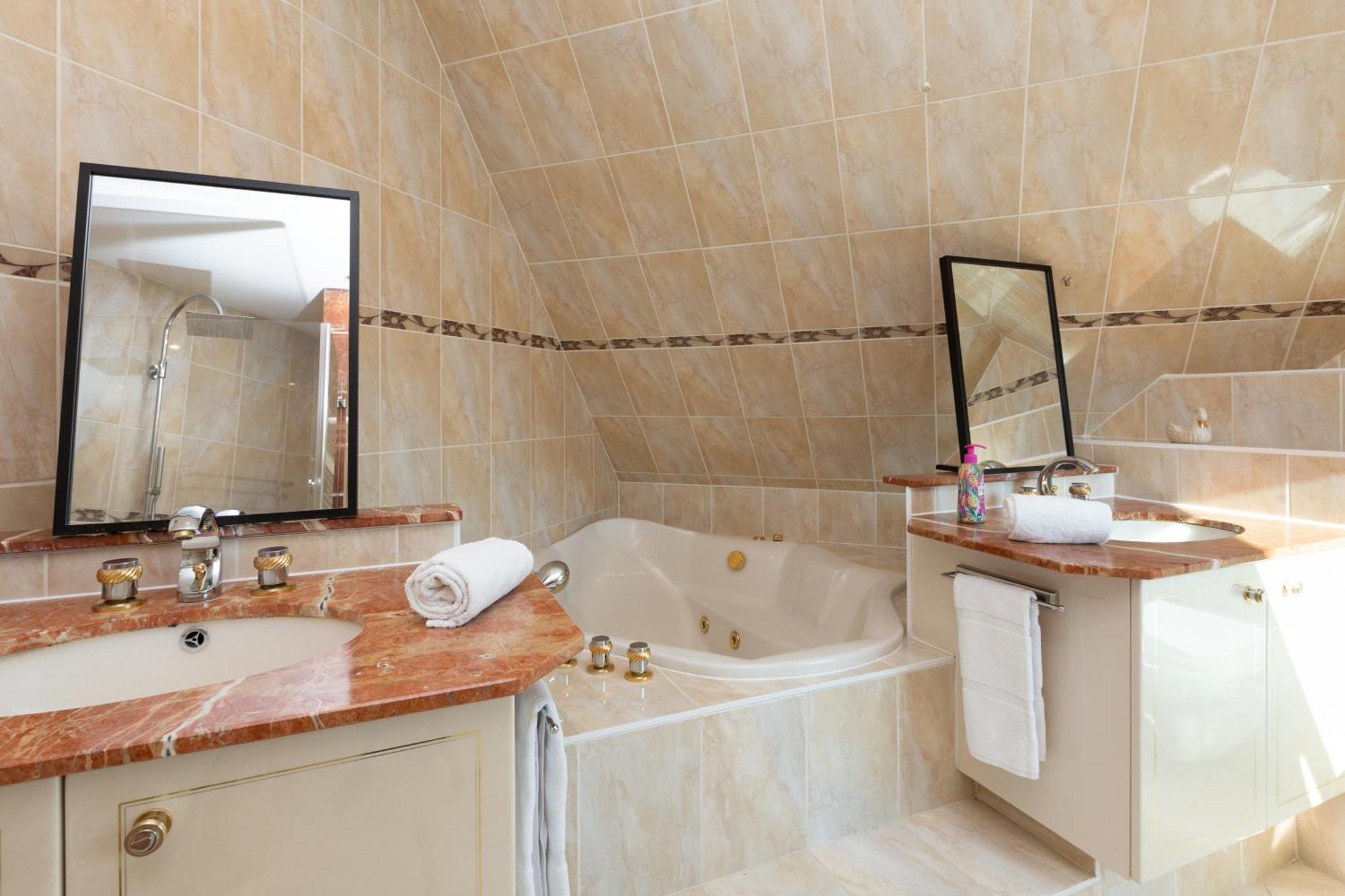 Gites Spa Strasbourg - Villa Ours - Spa Prive, Sauna, Borne D'Arcade, Babyfoot Ittenheim Kültér fotó